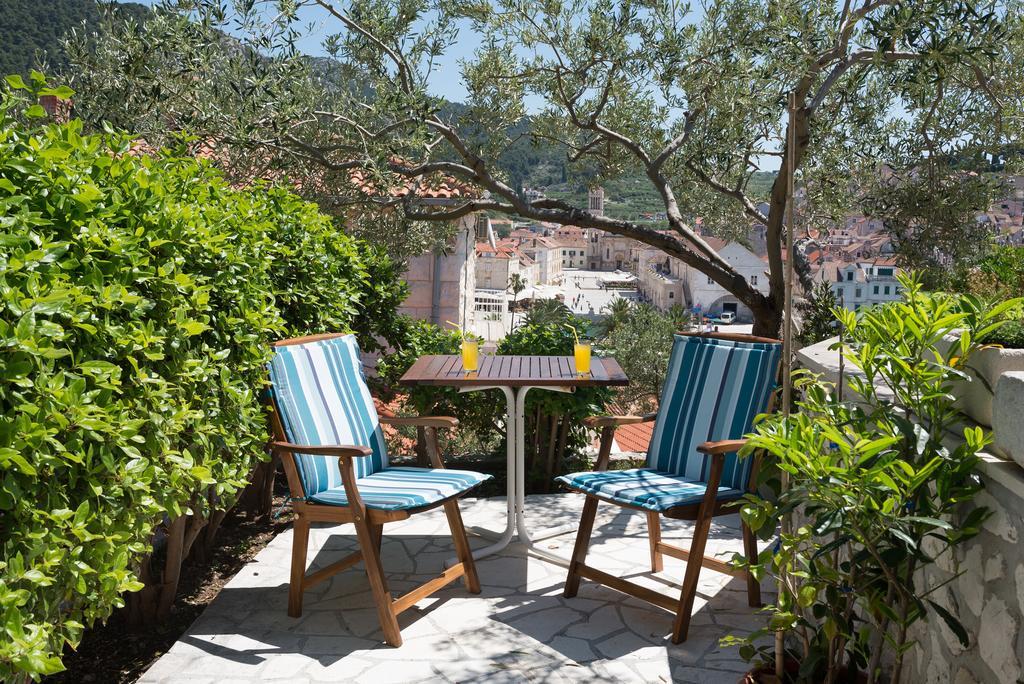 Apartments Olive Tree Hvar Town Esterno foto